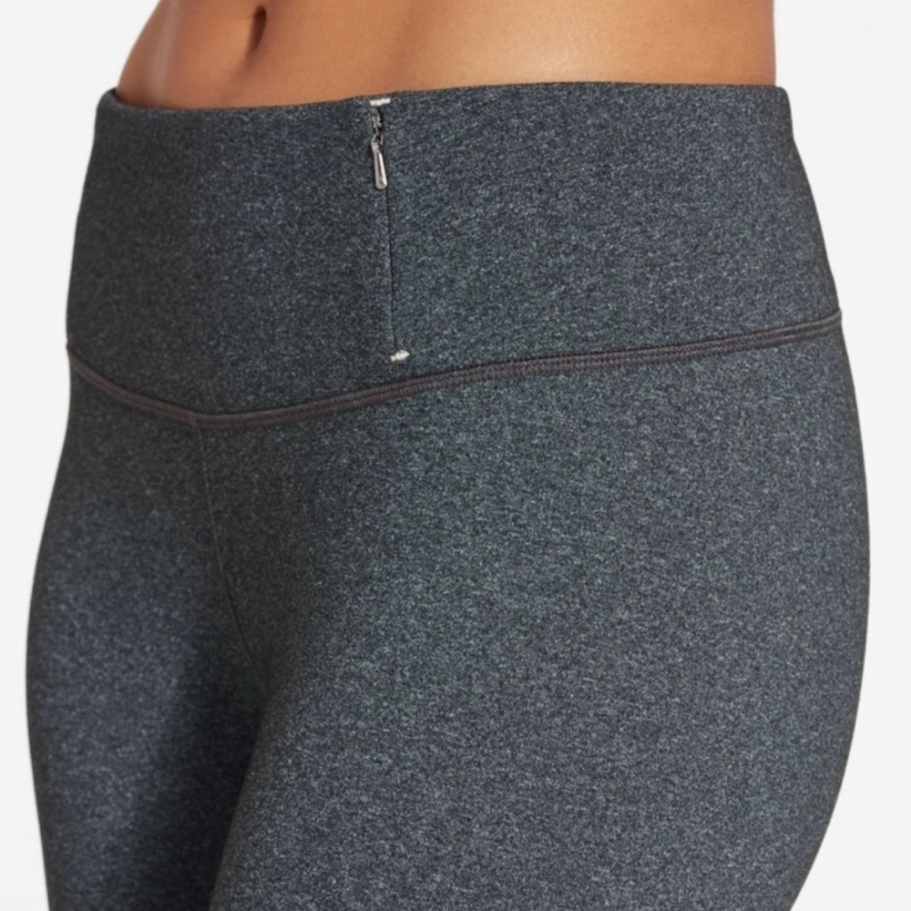 Calia Essential Crossover Capri Cropped Legging - Picture 6 of 16